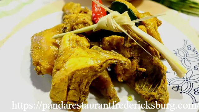 Ayam Bumbu Kuning Kilat yang Meresap Hingga ke Tulang