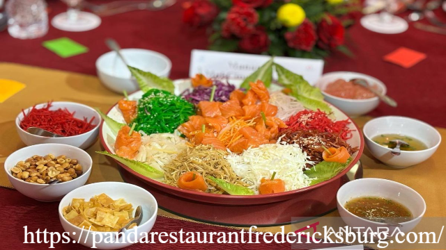 Kelezatan Bebek Panggang Arang dan Tradisi Yu Sheng